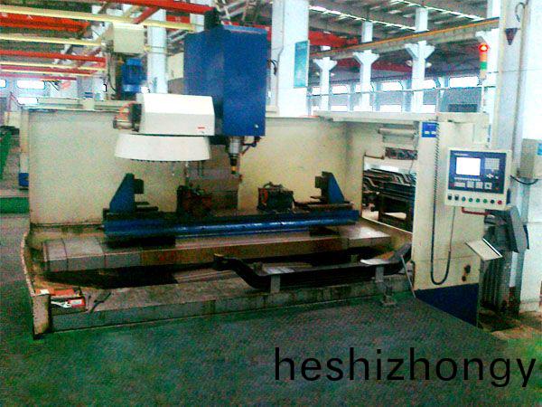 前轴十(shi)孔加(jia)工专用(yong)立式(shi)加工